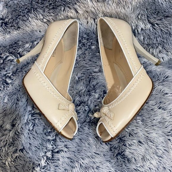 Via Spiga Italian Leather Nude Peep Toe Heels Pumps Size 6.5, MSRP $109 - Picture 1 of 7